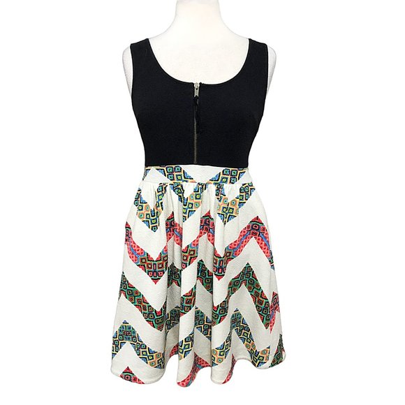 Maeve Dresses & Skirts - Maeve Fit Flare Dress Chevron Sleeveless Flirty Summer Spring Size 8